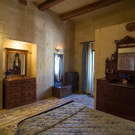 4 Bedroom With Private Pool Case de vacanță *