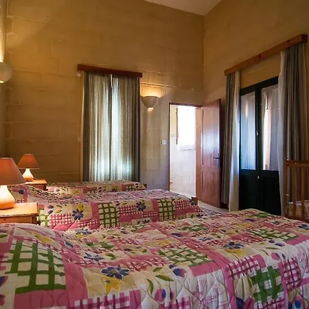 4 Bedroom With Private Pool Zebbug (Gozo)