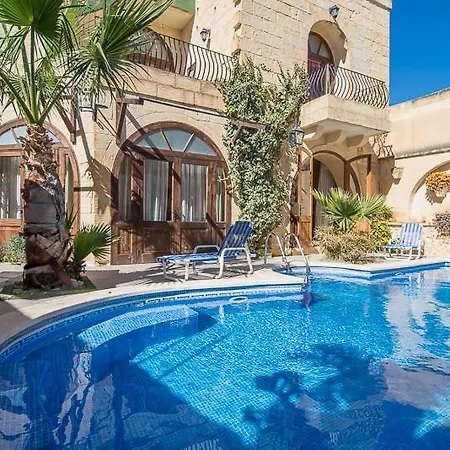4 Bedroom With Private Pool Casa de Férias Zebbug (Gozo)