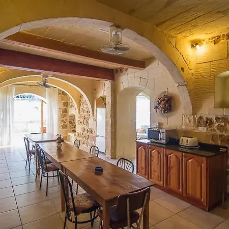 4 Bedroom With Private Pool Zebbug (Gozo)