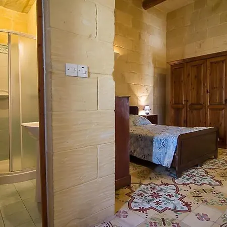 4 Bedroom With Private Pool Zebbug (Gozo)