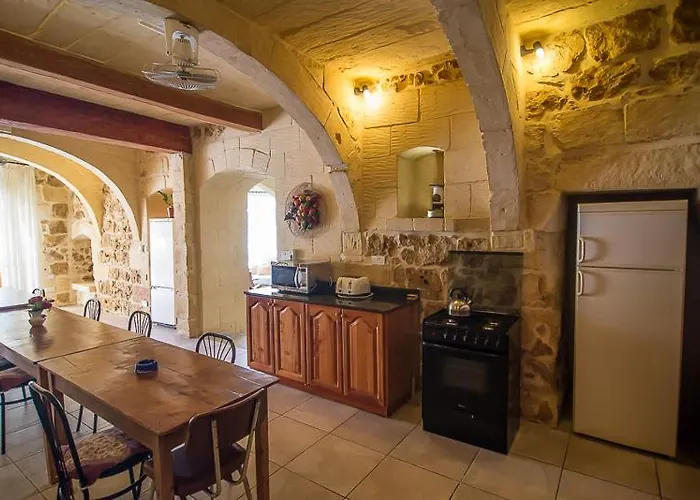4 Bedroom With Private Pool Zebbug (Gozo)