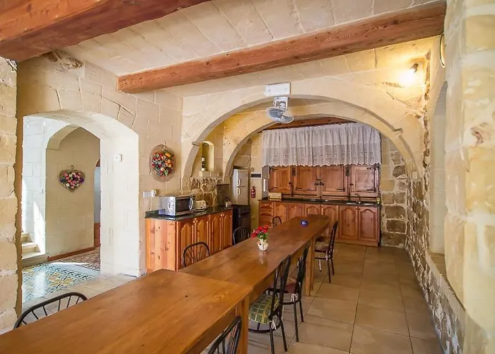 4 Bedroom With Private Pool