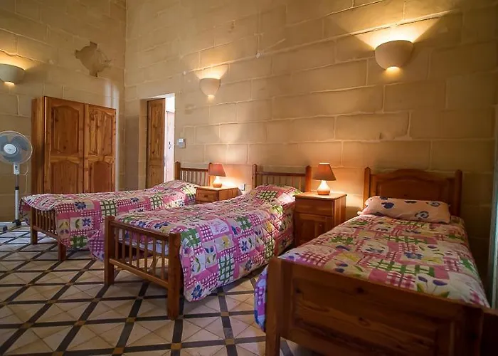 Σπίτι διακοπών 4 Bedroom With Private Pool Zebbug (Gozo)